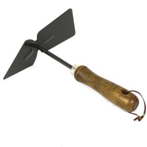Green Blade Hand Weeder (Wooden Handle)