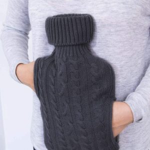 2lt hot water bottle with knitted cover and built in pockets HW175