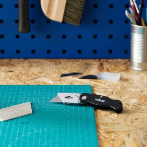 Folding Lock Back Utility Knife KN300