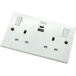 2-Gang Switched Socket with Dual USB A and C Charging Ports - 13A Power Supply 30148C